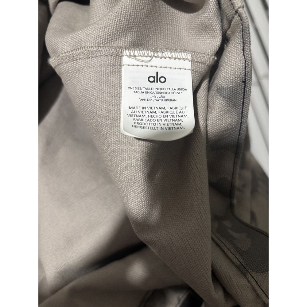 ALO YOGA Gray Tie Dye Large Canvas Tote Bag Gym Travel Carry-on - Picture 4 of 4